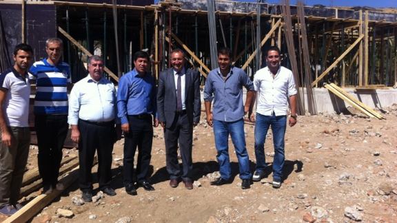 İlçe Milli Eğitim Müdürümüz Sayın Abdullah YÜZER İlçemiz Fatih Mahallesinde yapımı devam eden okul inşaatını gezdi.