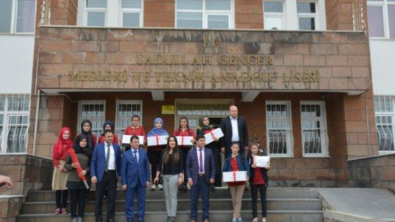 İlçemiz Öğrencileri "Afrin Kahramanlarına Mektup" projesi kapsamında Zeytin Dalı Harekatı´na katılan Mehmetçik´e destek için 2023 mektup yazdı.