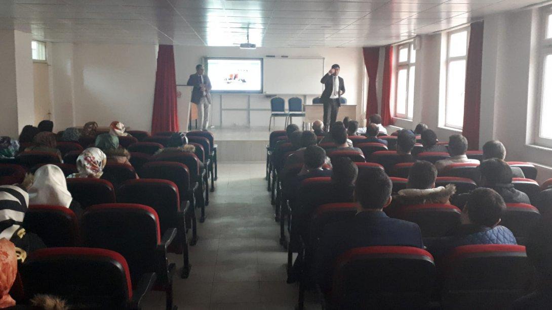 DKAB Öğretmenleri gelişim eylem toplantısı Tatvan Kız Anadolu İmam Hatip Lisesi Konferans Salonunda  yapıldı