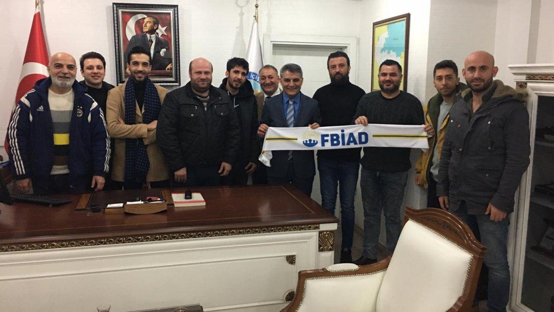 Fenerbahçe İşadamları Derneği Üyeleri ve Tribün Lideri Halit  Aras İlçemiz Vangölü İlk ve Ortaokulumuzu  ziyaret ettiler