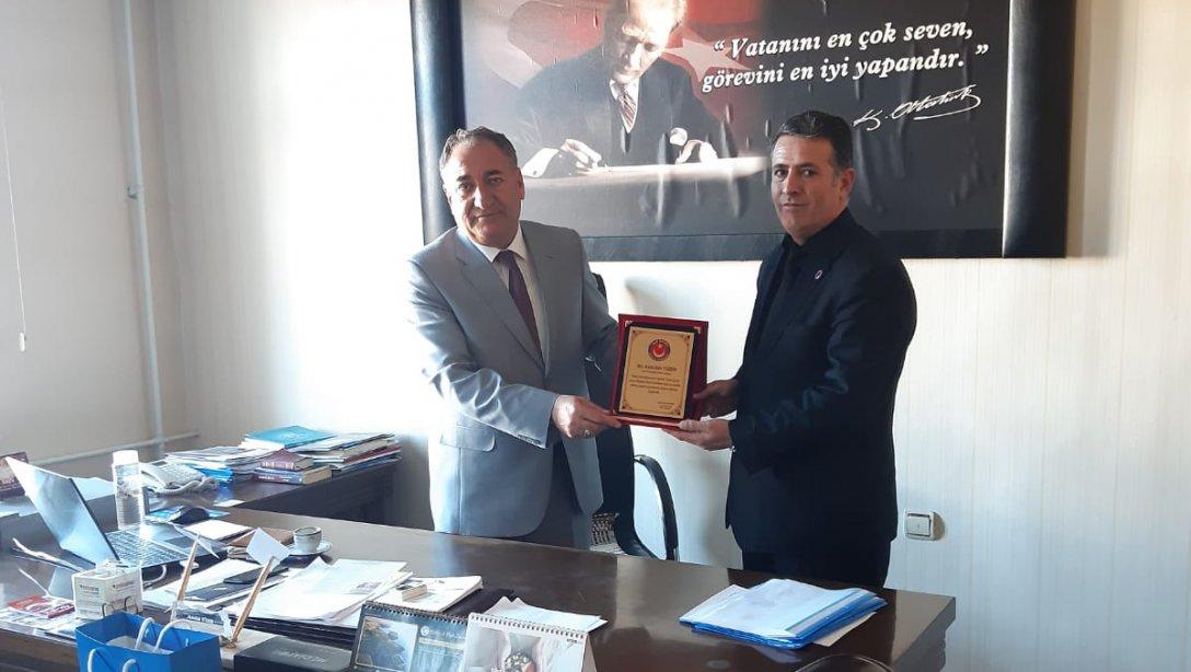 Şehit Gazi - Sen Bitlis İl Yönetimi İlçe Milli Eğitim Müdürümüz Sayın Abdullah YÜZER'i ziyaret ettiler.