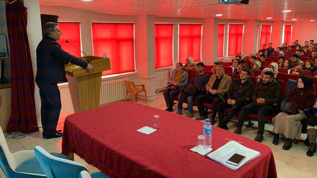 İlçe Kaymakamımız Sayın Mehmet Ali ÖZKAN Aday Öğretmenlerimize seminer verdiler.