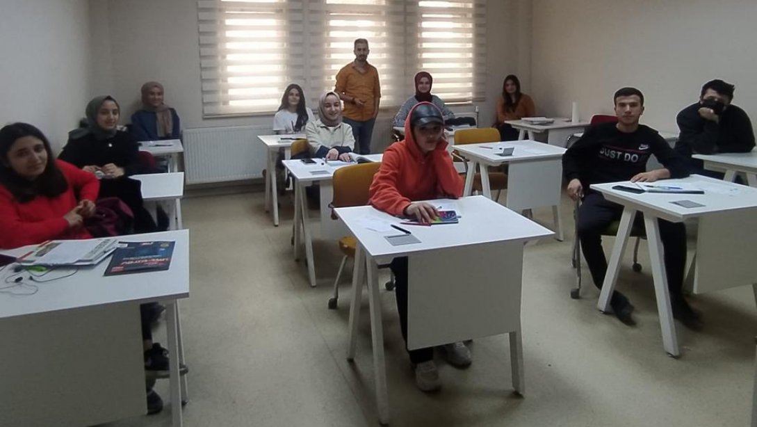 Tatvan Halk Eğitim Merkezi Müdürlüğü Bünyesinde Açılan Destekleme ve Yetiştirme Kursu Ziyaret Edildi