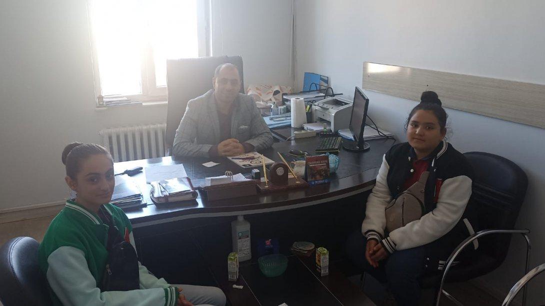 İlçe Milli Eğitim Şube Müdürü Etem BALLIKAYA'yı Fatih Ortaokulu Öğrencileri Mesleki Kariyer Kapsamında Ziyaret Etti.