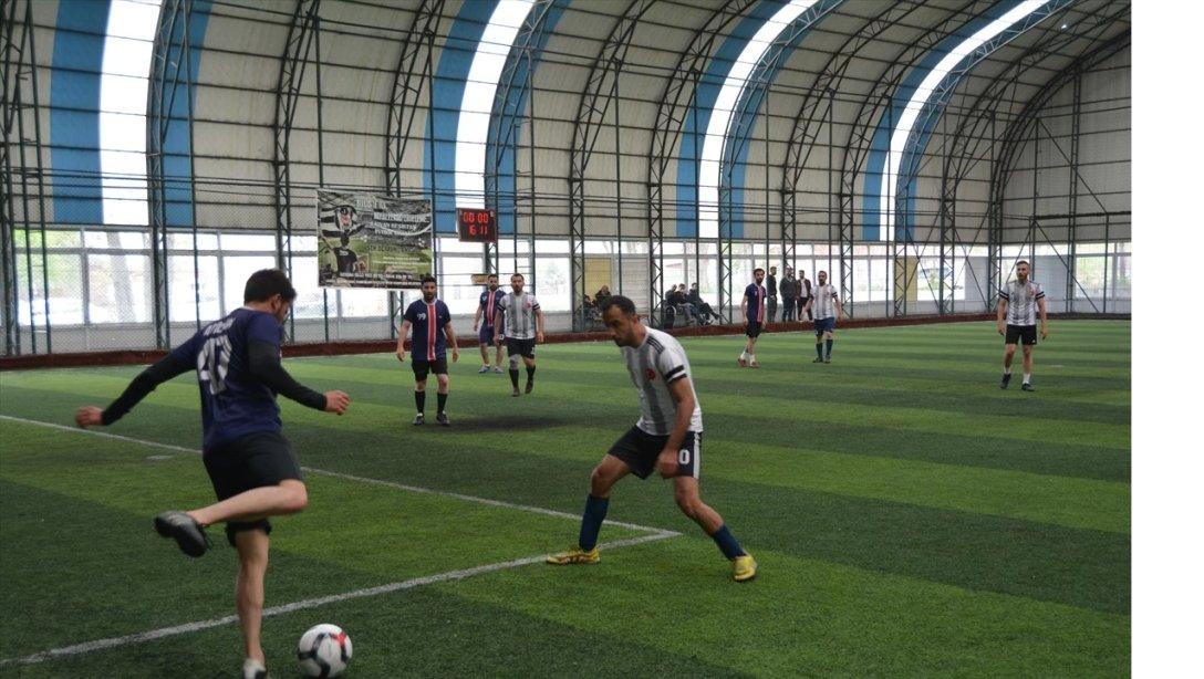 Geleneksel Öğretmenler Arası Futbol ve Voleybol Turnuvası Başladı.