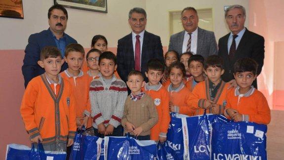 Kaymakamımız Sayın Mehmet Ali ÖZKAN Okulumuz  Dumlupınar İlk ve Ortaokulunu ziyaret ettiler.
