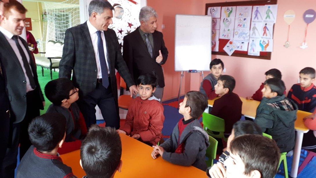 İlçe Kaymakamımız Sayın Mehmet Ali ÖZKAN Engelli Oyun Merkezini ziyaret ettiler